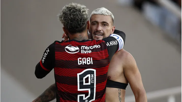 Alvo do Palmeiras, Gabriel Pec tem mais gols que Gabigol e Arrascaeta no Brasileiro - Foto: Buda Mendes/Getty Images