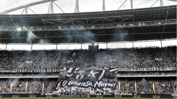 Foto: Thiago Ribeiro/AGIF - Torcida do Botafogo no Engenhão