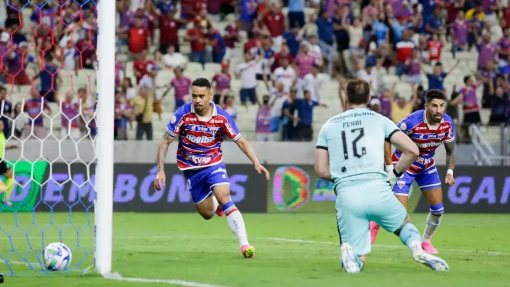 Jogo entre Botafogo e Fortaleza no Campeonato Brasileiro. Foto: Lucas Emanuel/AGIF
