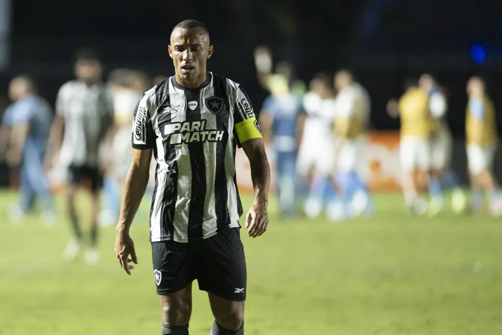 Com problema no pé esquerdo, Marçal deve ser desfalque no jogo diante do Santos. Foto: Jorge Rodrigues/AGIF