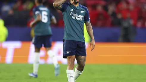 Arsenal vence o Sevilla fora de casa pela fase de grupos da Liga dos Campeões (Foto: Fran Santiago/Getty Images)