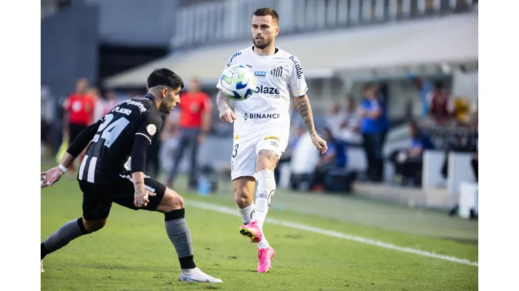Lucas Lima jogador do Santos durante partida contra o Botafogo no estadio Vila Belmiro pelo campeonato Brasileiro A 2023. Foto: Abner Dourado/AGIF