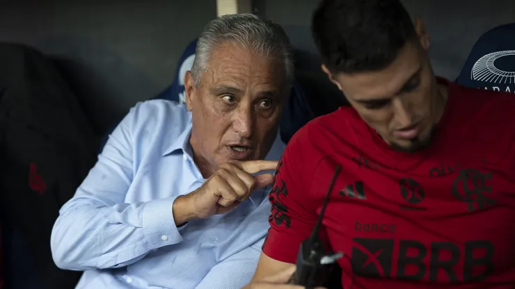 Tite tecnico do Flamengo durante partida contra o Bragantino no estadio Maracana pelo campeonato Brasileiro A 2023. Foto: Jorge Rodrigues/AGIF