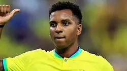 Foto: Buda Mendes/Getty Images - Rodrygo em partida da Seleção Brasileira contra a Argentina, pelas Eliminatórias para a Copa do Mundo de 2026
