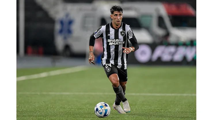 Di Placido jogador do Botafogo durante partida contra o Guarani-PAR no estadio Engenhao pelo campeonato Copa Sul-Americana 2023. Foto: Thiago Ribeiro/AGIF