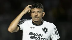 Tiquinho Soares diante do Vasco. Foto: Jorge Rodrigues/AGIF