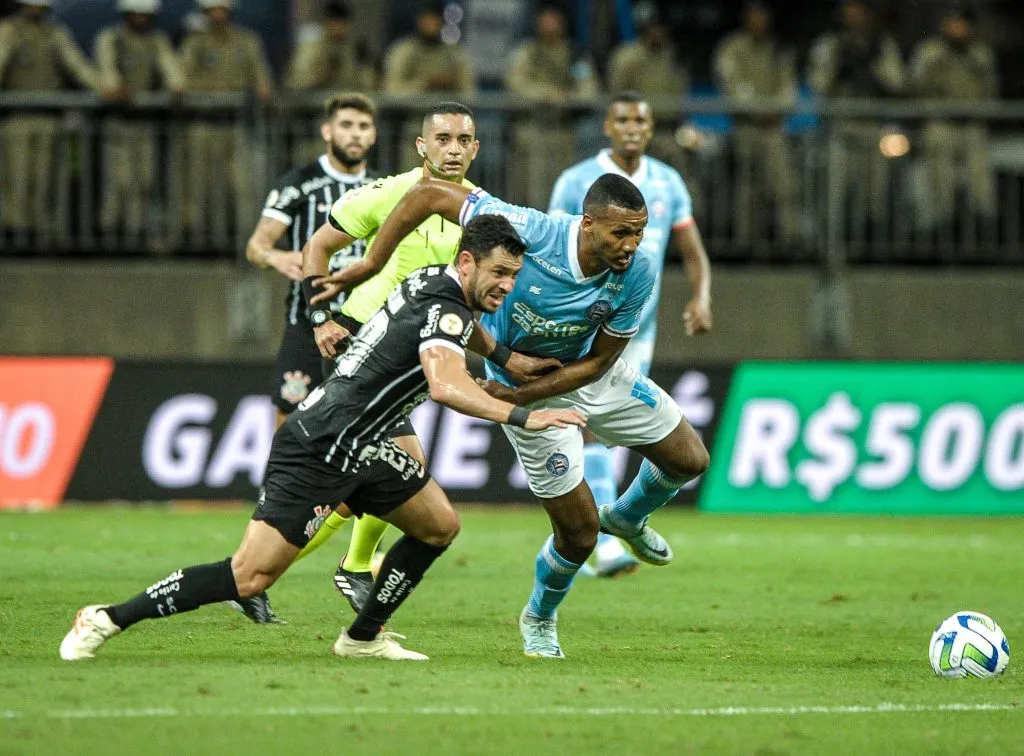 Giuliano jogador do Corinthians durante partida contra o Bahia no estádio Arena Fonte Nova pelo campeonato Brasileiro A 2023. Jhony Pinho/AGIF