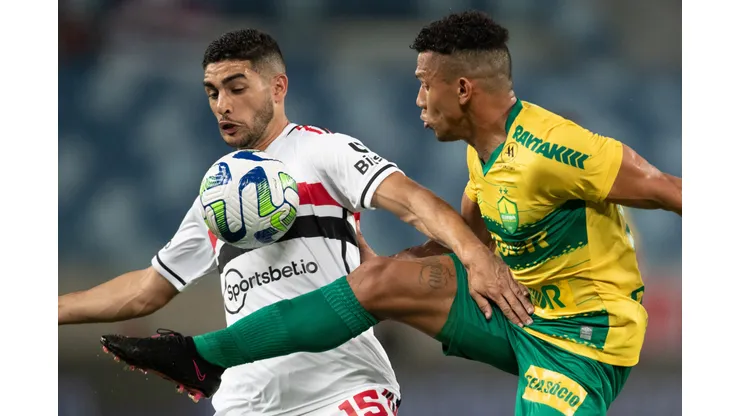Michel Araújo em campo contra o cuiabá - Gil Gomes/AGIF