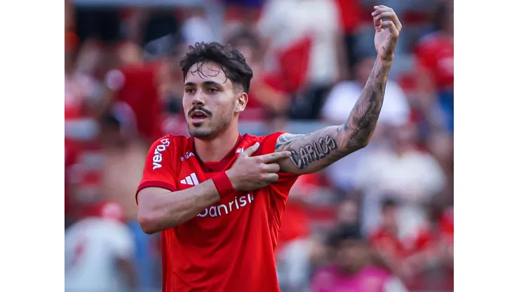 Mauricio jogador do Internacional comemora seu gol durante partida contra o Clube Esportivo no estadio Beira-Rio pelo campeonato Gaucho 2023. Foto: Maxi Franzoi/AGIF