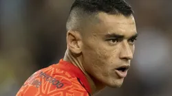 Santos, goleiro do Flamengo, durante partida contra o Vasco no estádio Maracanã pelo campeonato Carioca 2023. Foto: Jorge Rodrigues/AGIF