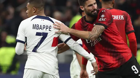 Mbappé e Giroud estiveram em campo por PSG e Milan, no San Siro, pela fase de Grupos da Champions (Marco Luzzani/Getty Images)