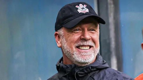 Técnico do Corinthians pode ter uma novidade em um setor carente - Foto: Maxi Franzoi/AGIF