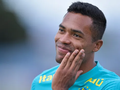 ACEITOU assinar contrato. 100% CONFIRMADO: Alex Sandro aceita retornar ao Brasil e Santos é comunicado