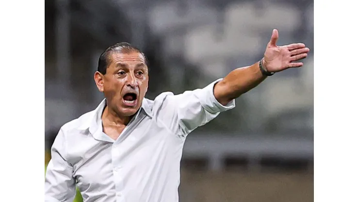 Ramon Diaz tecnico do Vasco durante partida contra o Cruzeiro no estadio Mineirao pelo campeonato Brasileiro A 2023. Gilson Lobo/AGIF