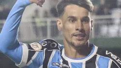 Ferreira jogador do Grêmio comemora seu gol durante partida contra o Coritiba no estadio Couto Pereira pelo campeonato Brasileiro A 2023. Foto: Gabriel Machado/AGIF