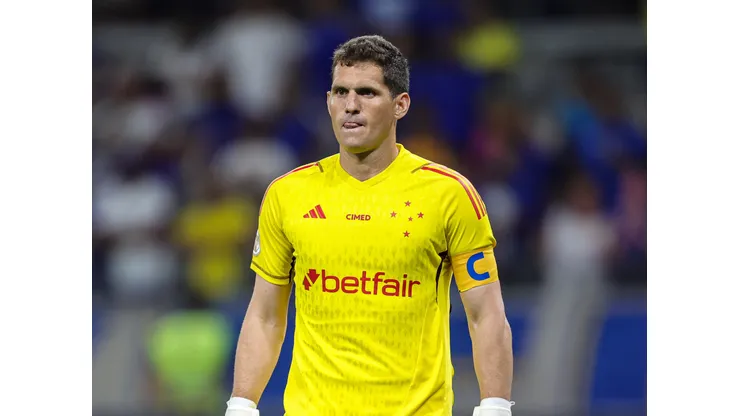 Rafael Cabral, goleiro do Cruzeiro, durante partida da sua equipe - Foto: Gilson Lobo/AGIF