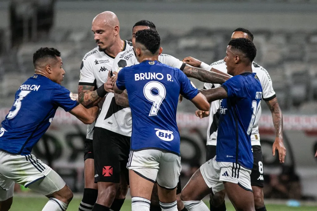 MG – BELO HORIZONTE – 22/11/2023 – BRASILEIRO A 2023, CRUZEIRO X VASCO – Maicon jogador do Vasco durante partida contra o Cruzeiro no estadio Mineirao pelo campeonato Brasileiro A 2023. Foto: Fernando Moreno/AGIF