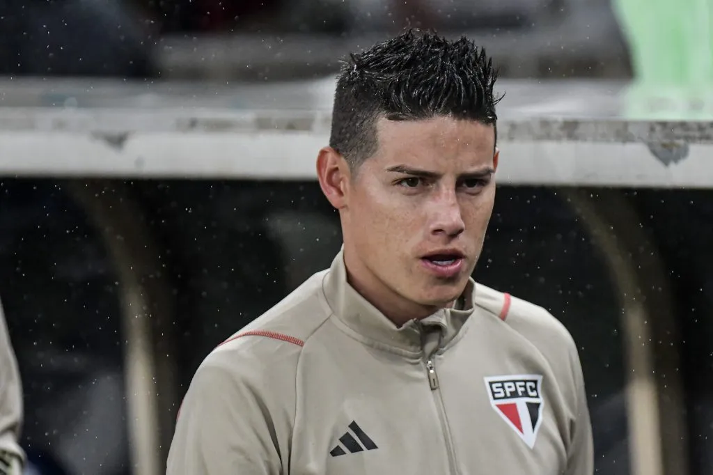 James Rodriguez jogador do Sao Paulo durante partida contra o Flamengo no estadio Maracana pelo campeonato Brasileiro A 2023. Foto: Thiago Ribeiro/AGIF