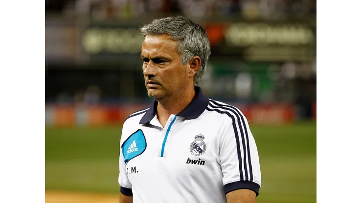 Mourinho, em seus tempos de Real Madrid, durante treinamento da equipe - Foto: Jeff Zelevansky/Getty Images