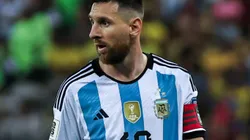 Messi, meia do Inter Miami e da Argentina, em partida contra o Brasil - Foto: Fabio Giannelli/AGIF