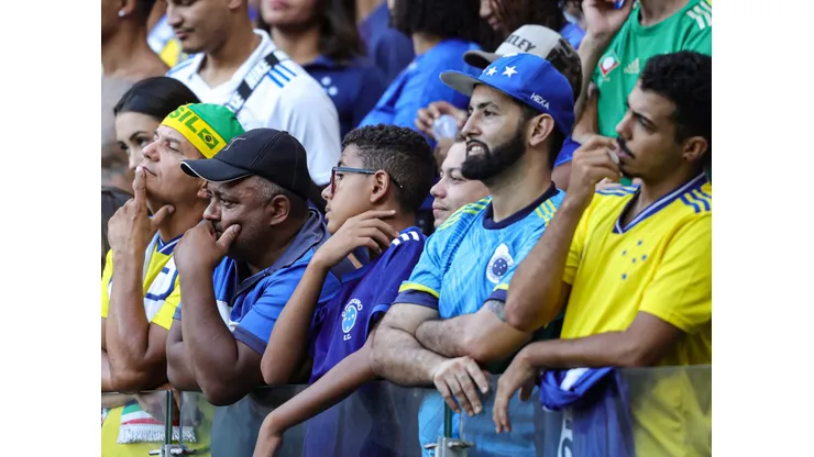 Torcida do Cruzeiro no Mineirão, apreensão toma conta dos cruzeirenses (Foto: Gilson Lobo/AGIF)