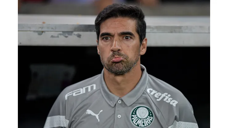 Abel Ferreira comanda o Palmeiras em jogo contra o Fortaleza - Foto: Thiago Ribeiro/AGIF