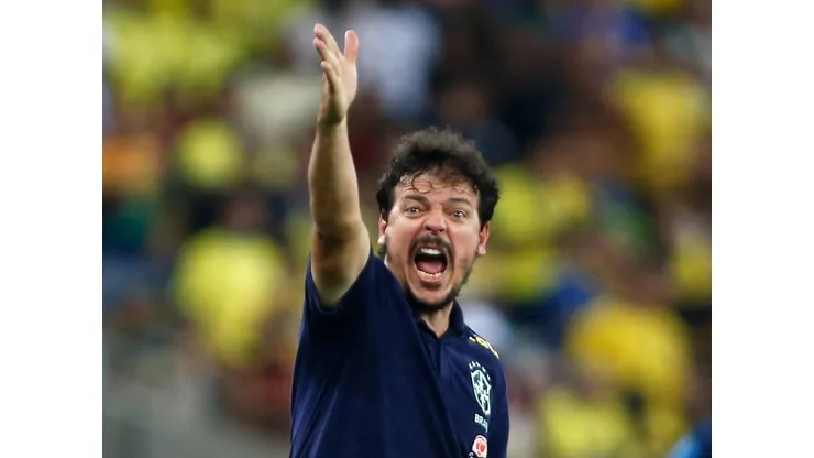 Fernando Diniz reclamando durante a partida. Foto: Wagner Meier/Getty Images.