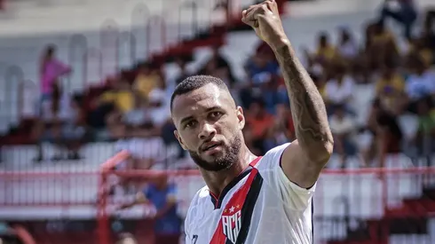 Gustavo Coutinho é o artilheiro da Série B com 13 gols e interessa ao Peixe - Foto: Ingryd Oliveira - ACG