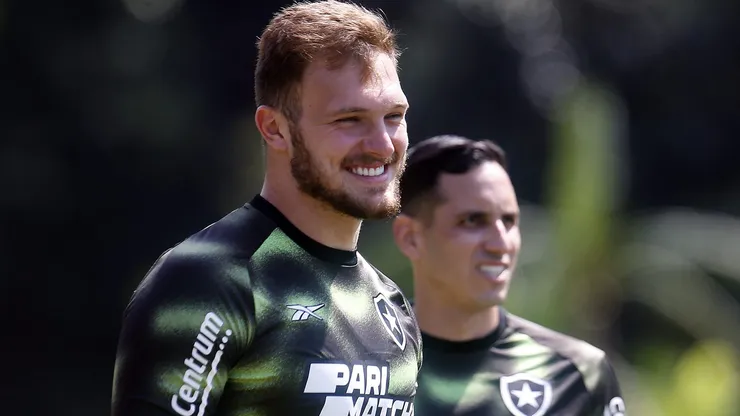 Lucas Perri e Gatito Fernandez concorrem no gol do Botafogo - Foto: Vítor Silva/BFR