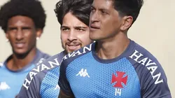 Benítez (atrás de Cano) jogou no Vasco ao lado de Cano e está na mira do Atlético, diz Nicola - Foto: Rafael Ribeiro/CRVG