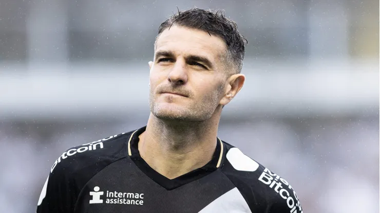 Vegetti jogador do Vasco durante partida na Vila Belmiro pelo Brasileiro. Foto: Abner Dourado/AGIF