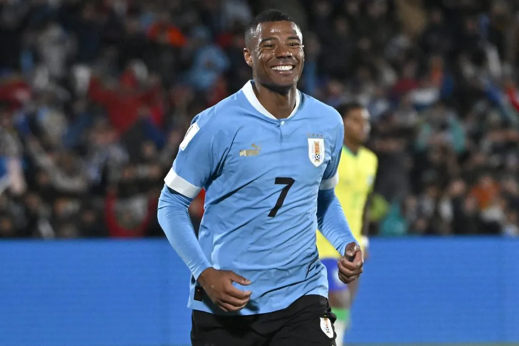 Nicolas de la Cruz em partida pela Seleção do Uruguai. Foto: Guillermo Legaria/Getty Images