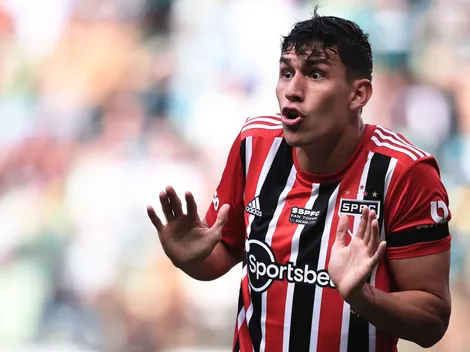 AGRESSÃO! Ferraresi, do São Paulo, é agredido em jogo da Venezuela nas Eliminatórias