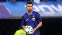 Lionel Messi em aquecimento antes d apartida contra o Uruguai. Foto: Marcos Brindicci/Getty Images.