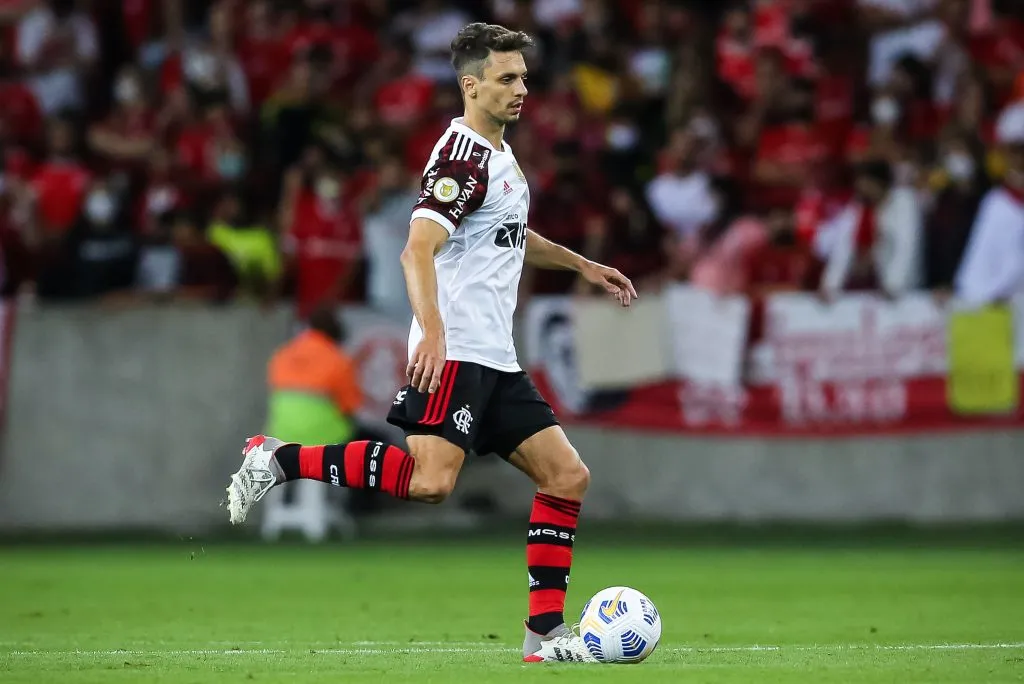 Rodrigo Caio jogador do Flamengo durante partida pelo campeonato Brasileiro A 2021. Foto: Pedro H. Tesch/AGIF