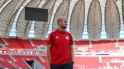 Edenílson manda a real Miguel Àngel Ramirez. Foto: Ricardo Duarte- Internacional