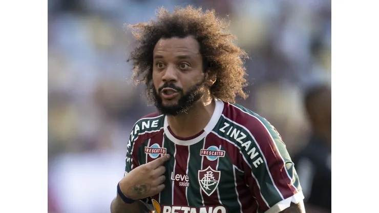 Marcelo jogador do Fluminense reclama com a arbitragem durante partida contra o Botafogo no estadio Maracana pelo campeonato Brasileiro A 2023. Jorge Rodrigues/AGIF