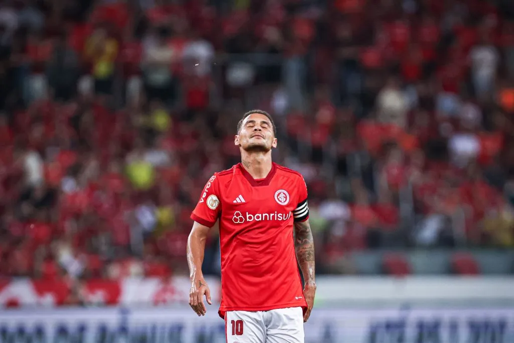 Alan Patrick jogador do Internacional lamenta durante partida contra o Fluminense no estadio Beira-Rio pelo campeonato Brasileiro A 2023. Maxi Franzoi/AGIF