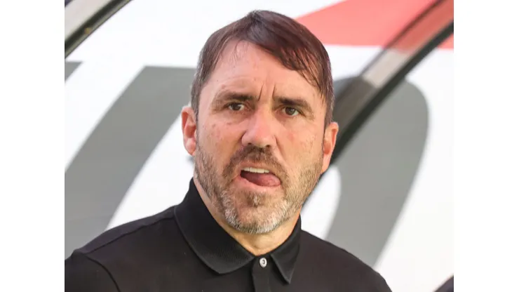 Eduardo Coudet tecnico do Internacional durante partida contra o Cruzeiro no estadio Mineirao pelo campeonato Brasileiro A 2023. Gilson Lobo/AGIF