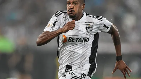 Edenilson, jogador do Atlético, durante jogo da sua equipe - Foto: Thiago Ribeiro/AGIF