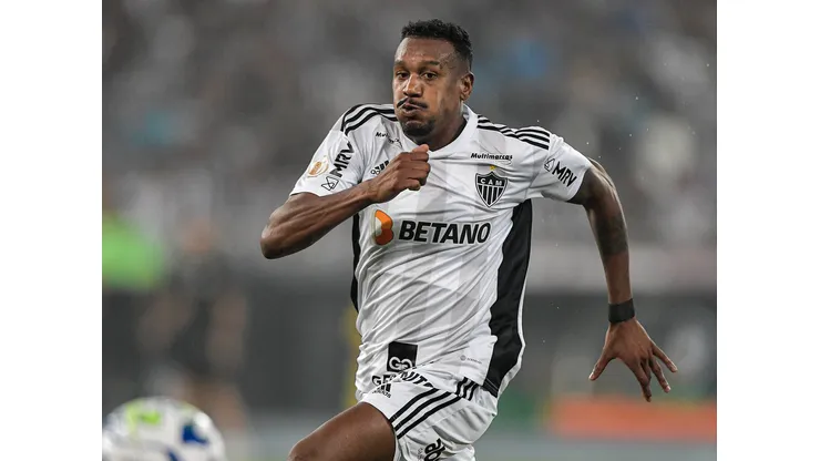 Edenilson, jogador do Atlético, durante jogo da sua equipe - Foto: Thiago Ribeiro/AGIF