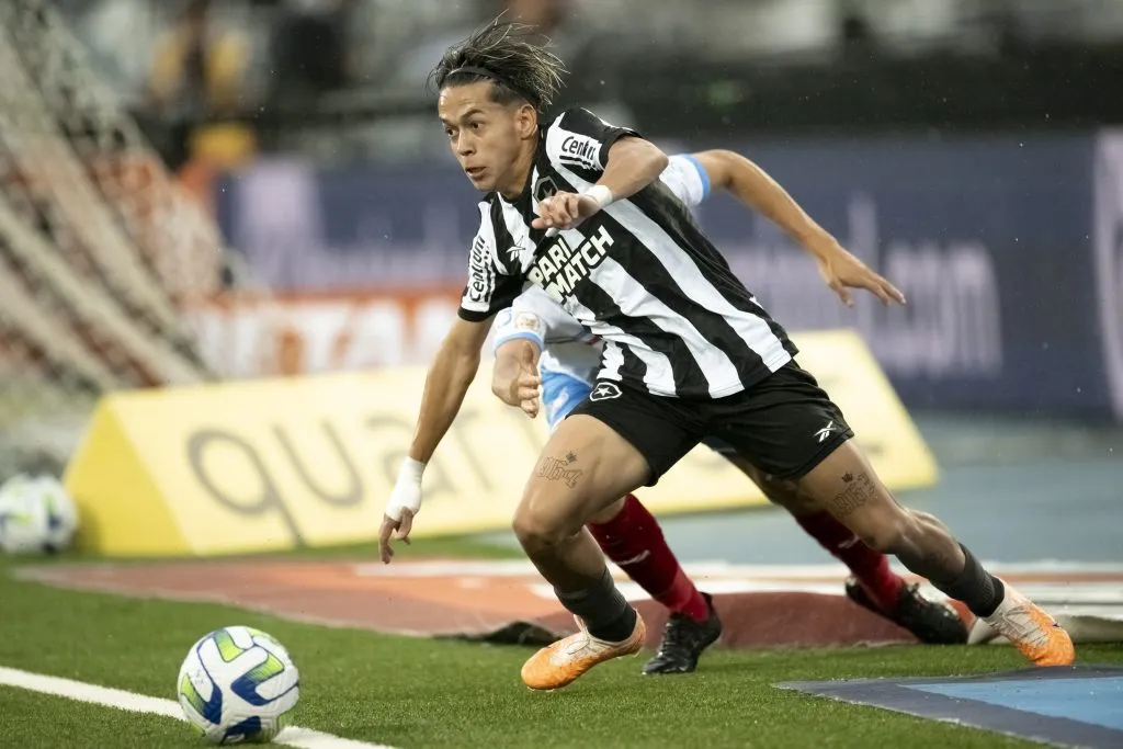 Matias Segovia jogador do Botafogo em partida válida pelo Brasileiro. Foto: Jorge Rodrigues/AGIF