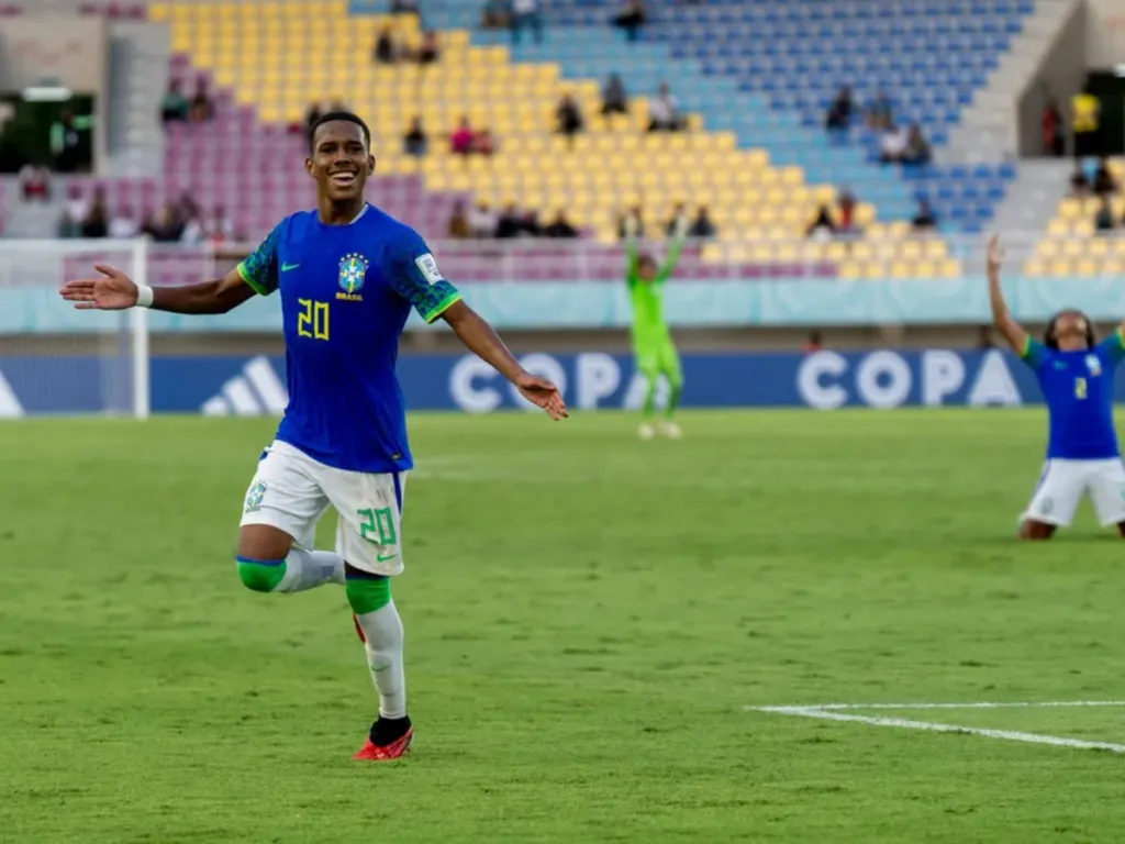 Foto: Leto Ribas/CBF – Estêvão comemora gol contra o Equador pela Copa do Mundo sub-17