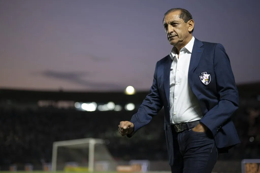 Ramon Diaz tecnico do Vasco durante partida contra o America-MG no estadio Sao Januario pelo campeonato Brasileiro A 2023. Foto: Jorge Rodrigues/AGIF