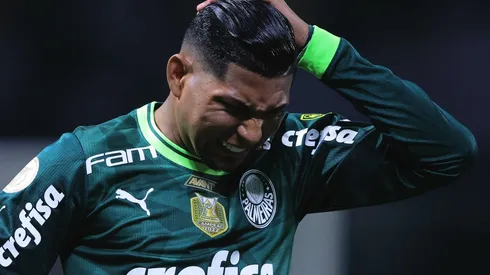 Rony, atacante do Palmeiras, em ação pelo Brasileirão no clássico contra o São Paulo - Foto: Ettore Chiereguini/AGIF