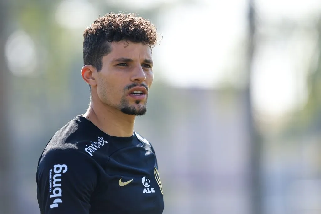 Português Rafael Ramos é pretendido pelo Ceará, mas Mano não deve liberar – Foto: Marcello Zambrana/AGIF