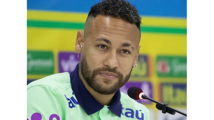 Atitude de Neymar e Diniz chamou atenção de ex-jogador - Foto: Fernando Torres/AGIF