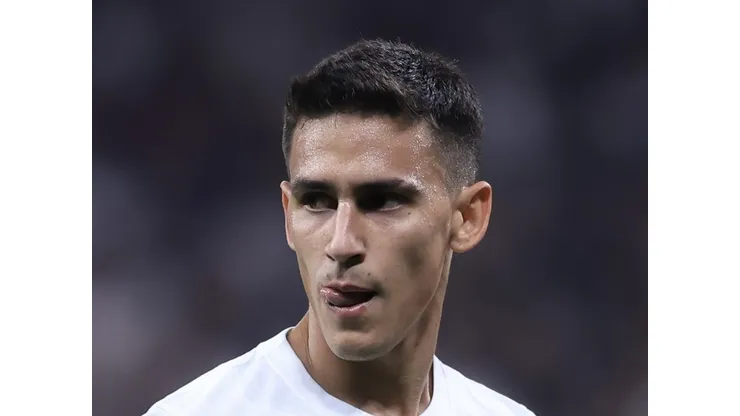 Matías Rojas, meia do Corinthians, em ação pela Copa Sul-Americana - Foto: Marcello Zambrana/AGIF