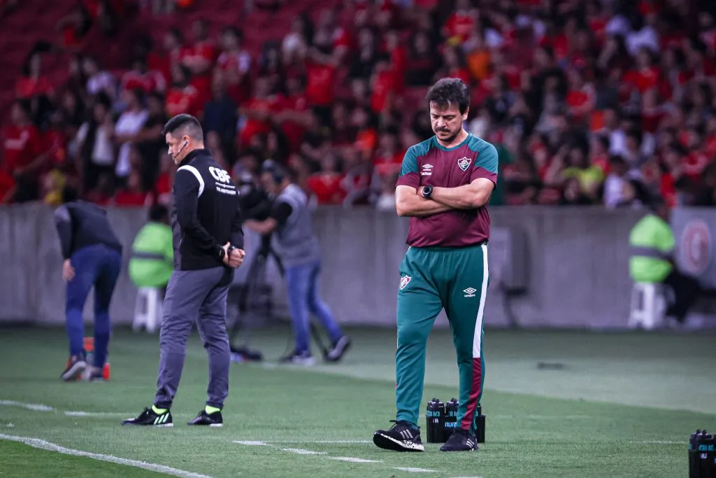 BA – PORTO ALEGRE – 08/11/2023 – BRASILEIRO A 2023, INTERNACIONAL X FLUMINENSE – Fernando Diniz tecnico do Fluminense durante partida contra o Internacional no estadio Beira-Rio pelo campeonato Brasileiro A 2023. Foto: Maxi Franzoi/AGIF