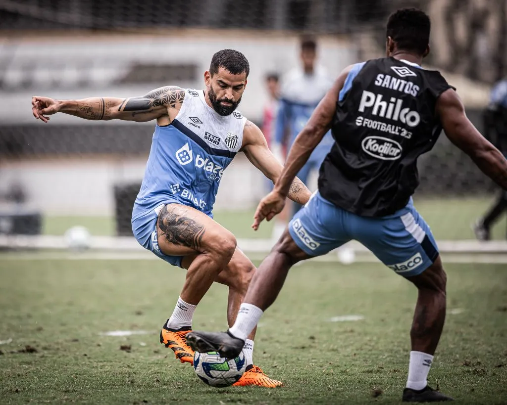 Rincón volta antes da hora do Santos após lesão muscular preocupante na Data Fifa – Foto: Raul Baretta/ Santos FC.
